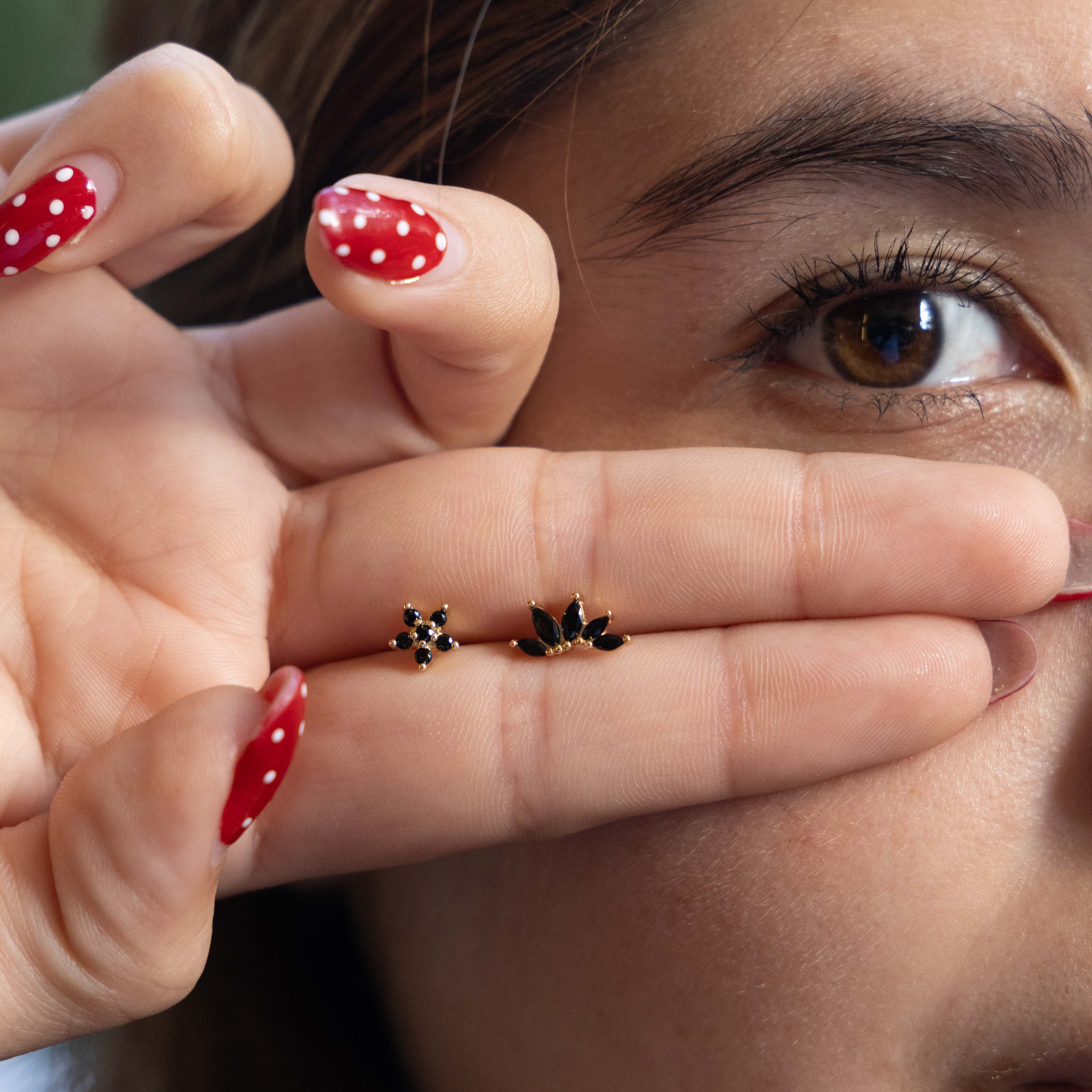 Piercing Flor Black Classic