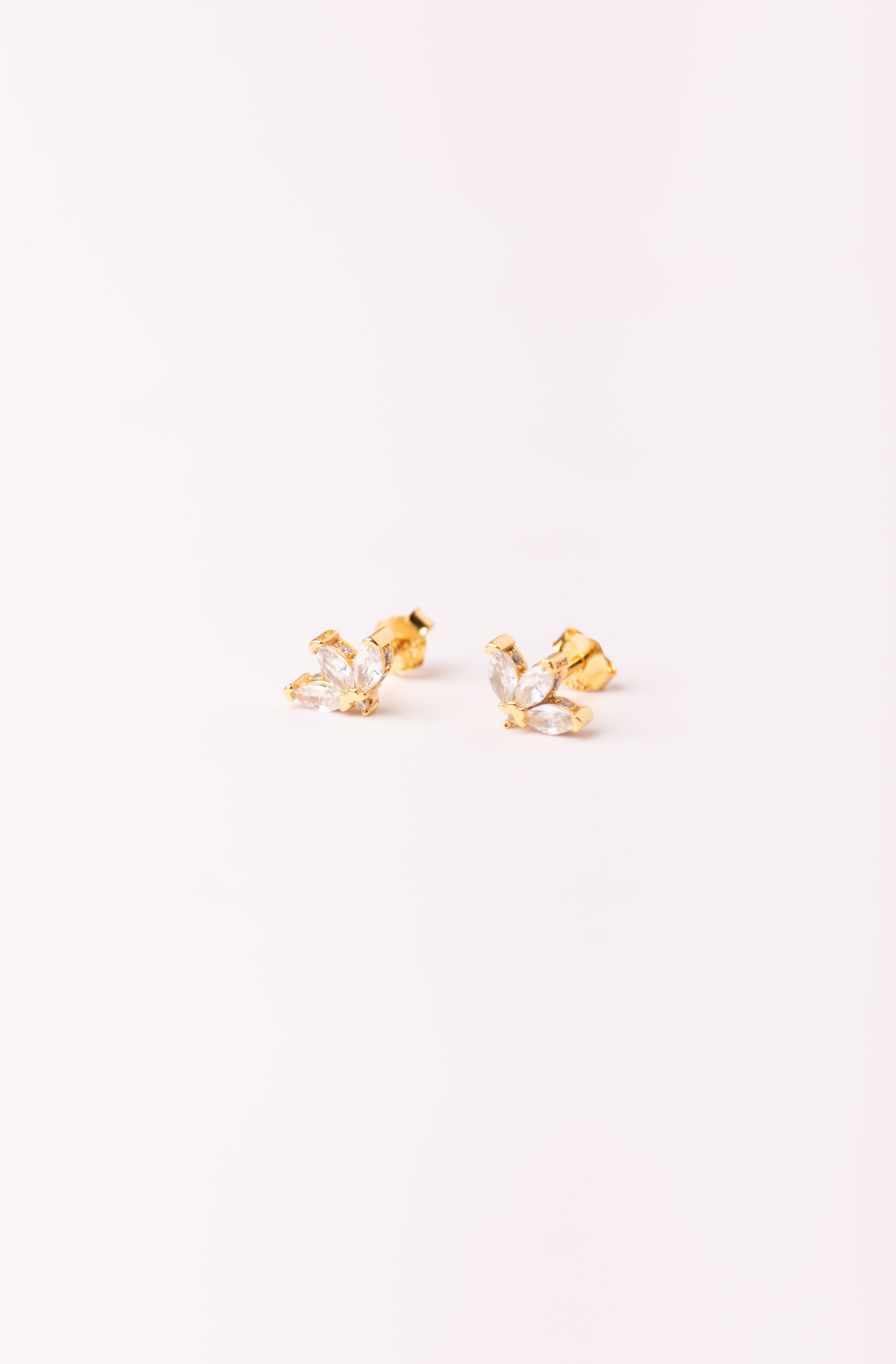 Aretes Pétalos Blancos